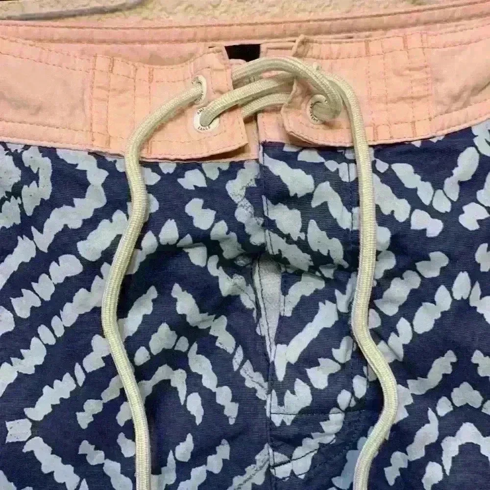 American Eagle blue chevron Men’s swim trunks sz S beach vacation resort wear - Picture 2 of 7